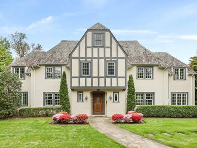 83 White Plains Road