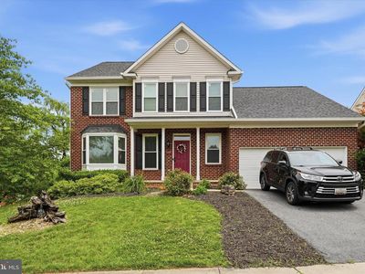 2402 Shaker Ln