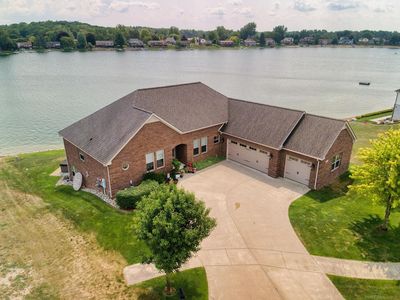 750 Bay Pointe Dr
