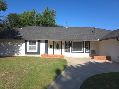 9009 Lakeaire Dr