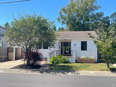 25 Plymouth Avenue