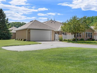 2100 Oak Tree Ln #B