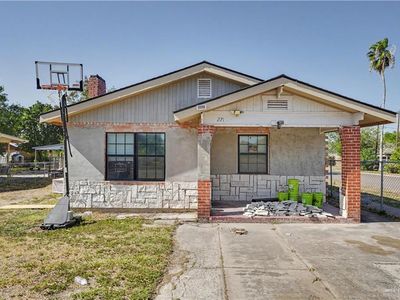 221 E Lovett St