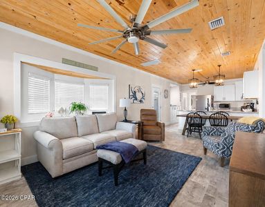 608 Seabreeze Dr