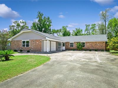 125 E Forest Dr