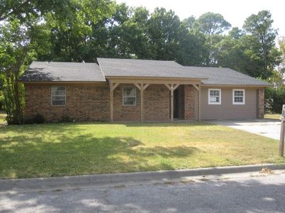 411 Ashland Dr