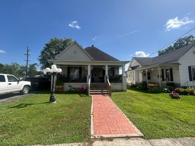 107 W Lincoln St