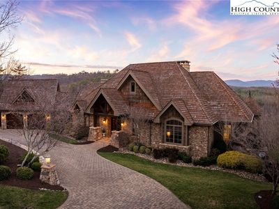 2054 Reynolds Parkway