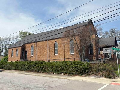 209 W Huntington St