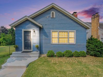 1949 Beverly Pl