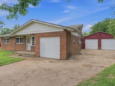 829 W Alexander Dr