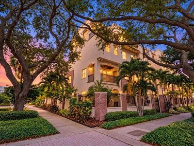 500 BEACH DRIVE NE