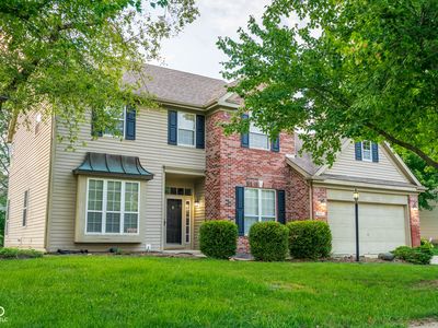 8302 Crystal Pointe Ln