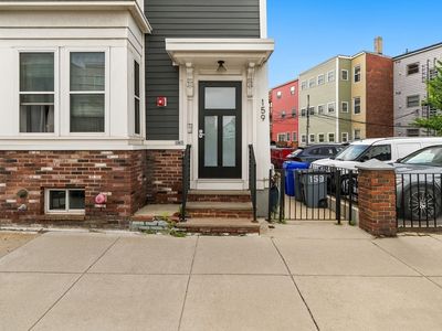 159 Bennington St APT 3