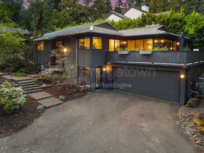 160 Iron Mountain Blvd