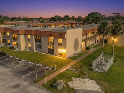 6100 Forest Hill Blvd APT 107