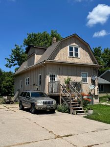 215 Cedar St