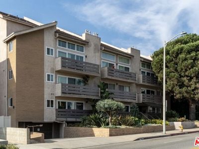 Property at 1021 N Crescent Heights Blvd APT 205, West Hollywood, CA