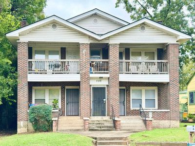 737 40th Pl
