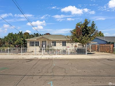 2155 Addison Ave