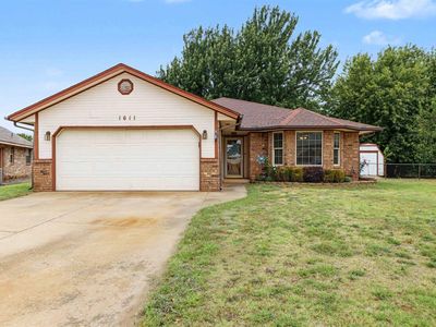 Property at 1611 N Orchard Ter, Mustang, OK