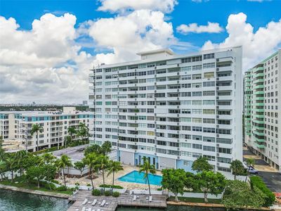 3 Island Ave APT 14A