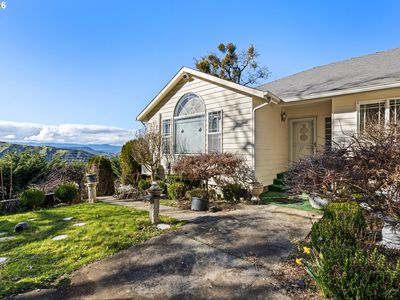 1385 SE Laurel Ct