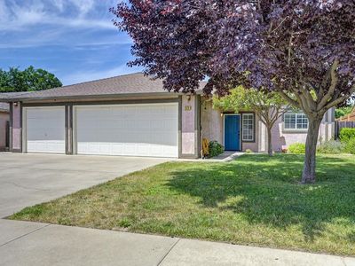 1578 E St #J