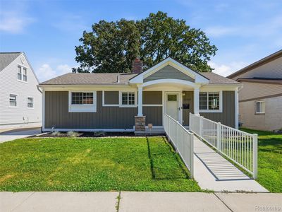 23239 Detour St