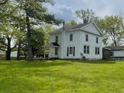 Property at 8 Bristol Ridge Rd, Bristol, IL