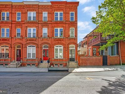 345 Robert St
