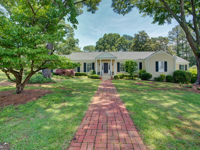 8 Fieldwood Rd NE