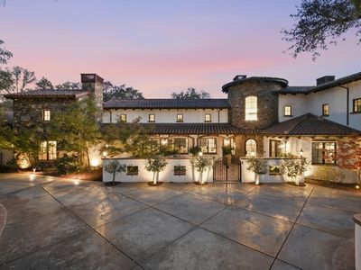 3937 Greenview Dr