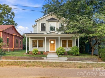 629 S Race St