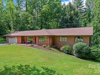 11 Grenadier Ct
