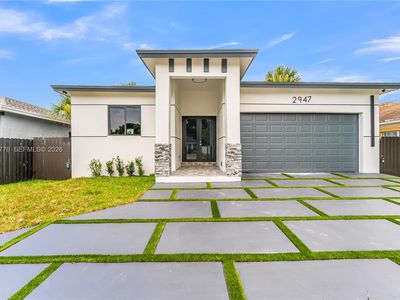 2947 NW 9th St