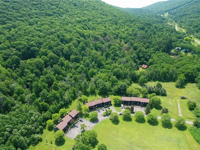 7 Pinewood Ln