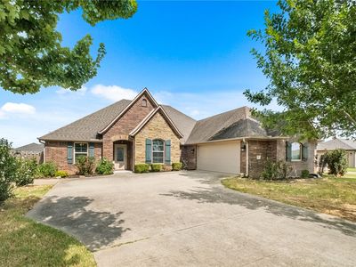 709 SW Barn Valley Rd