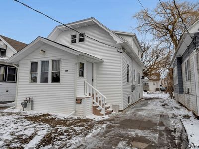 109 Poultney Ave