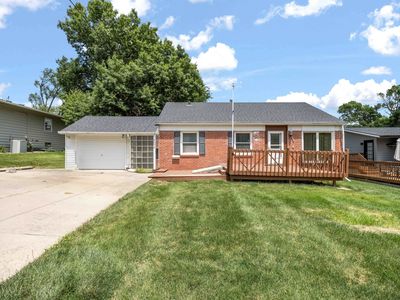 Property at 7113 Maple Dr, Urbandale, IA