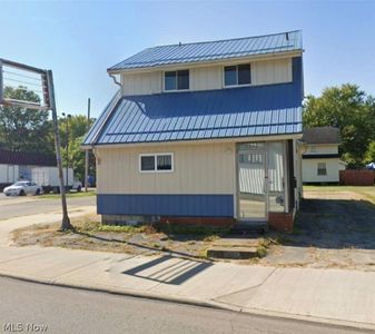 2252 Youngstown Rd SE