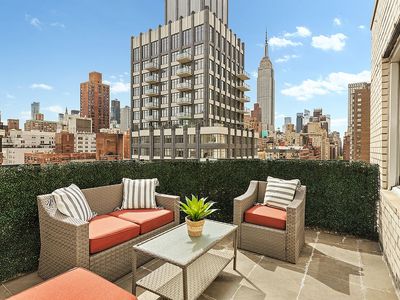 201 E 36th St APT 18B