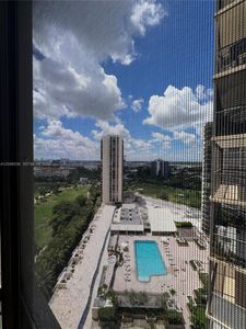 20379 W Country Club Dr APT 1937