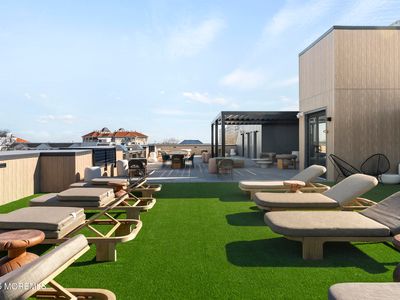 665 2nd Avenue #308
