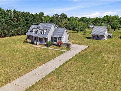 107 Lakeside Dr