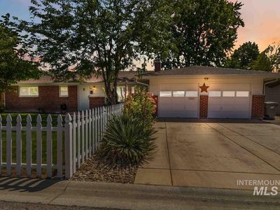 2724 S Meadowbrook Dr