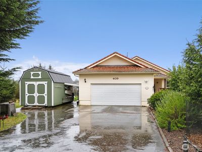 409 Duck Lake Drive SE