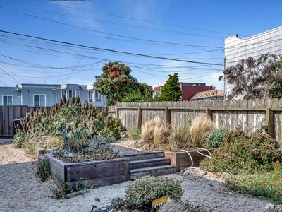 4116-4118 Moraga St