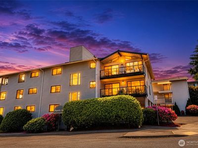 2562 Thorndyke Avenue W #405