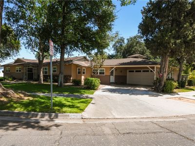 5382 Brighton Dr